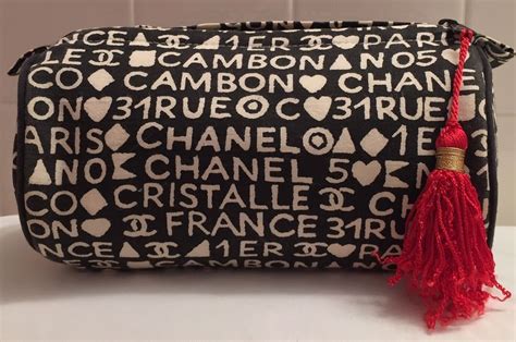 chanel beauty cosmetic bag|Chanel cosmetic bag price.